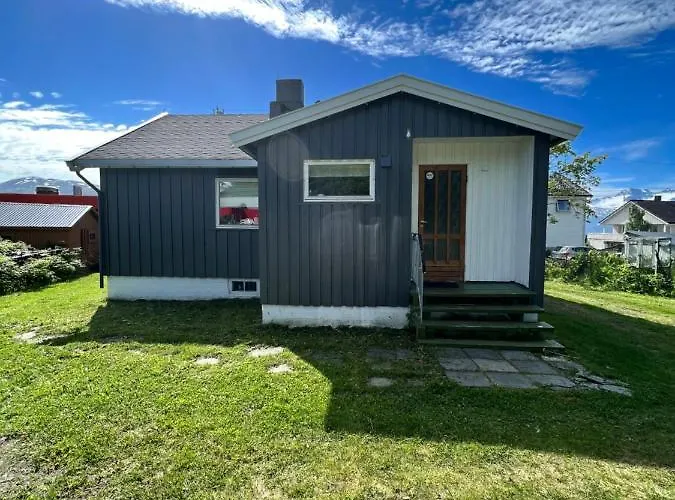 Lyngen House *